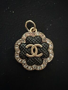 Fashion Inspired Gold and Black Flower Pendant